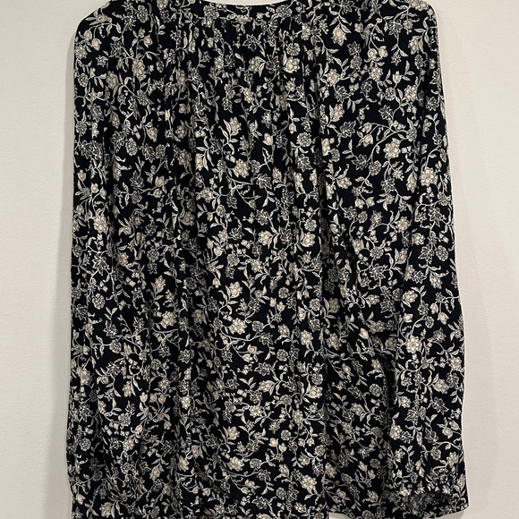 Old Navy Black and White Floral Blouse - Picture 4 of 4